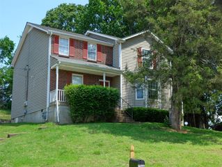 2568 Willowbranch Dr, Nashville, TN 37217