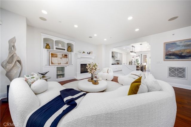22 Shady, Irvine, CA 92603