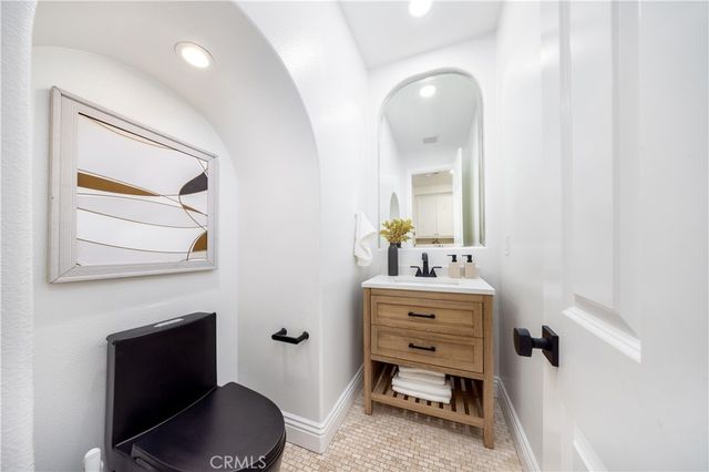 22 Shady, Irvine, CA 92603