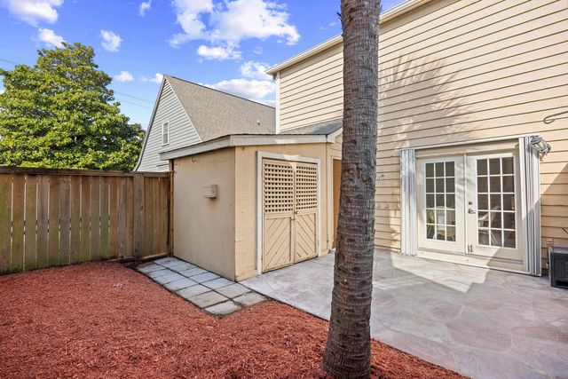 1004 Edge Dr., North Myrtle Beach, SC 29582