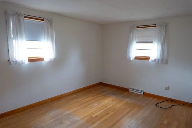 24 Hanson St, Brockton, MA 02302