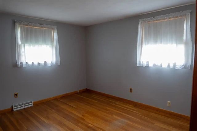 24 Hanson St, Brockton, MA 02302