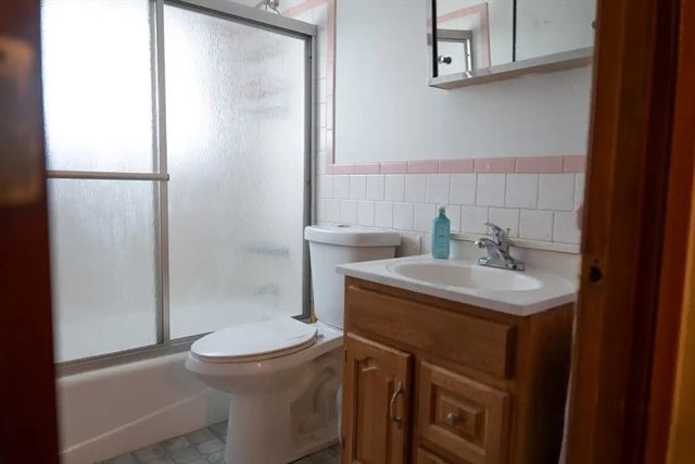 24 Hanson St, Brockton, MA 02302