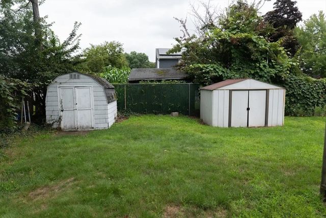 24 Hanson St, Brockton, MA 02302