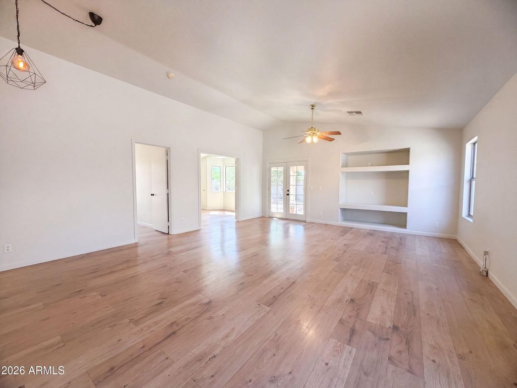 2756 S COMPTON --, Mesa, AZ 85209 — photo 3
