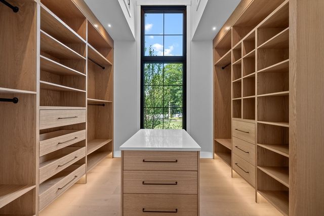 216 Greenwood Rd, Andover, MA 01810