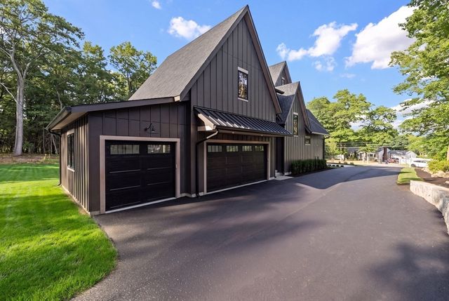 216 Greenwood Rd, Andover, MA 01810