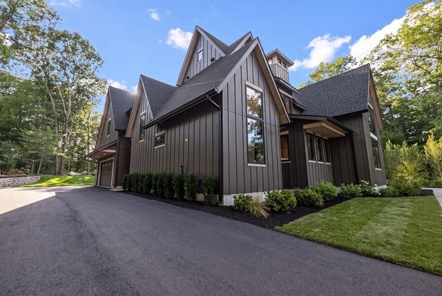 216 Greenwood Rd, Andover, MA 01810