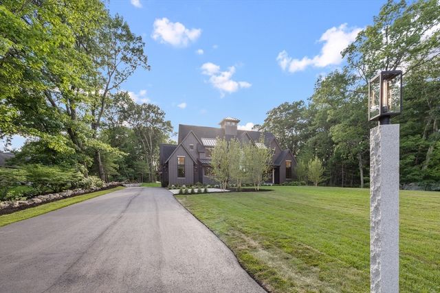 216 Greenwood Rd, Andover, MA 01810