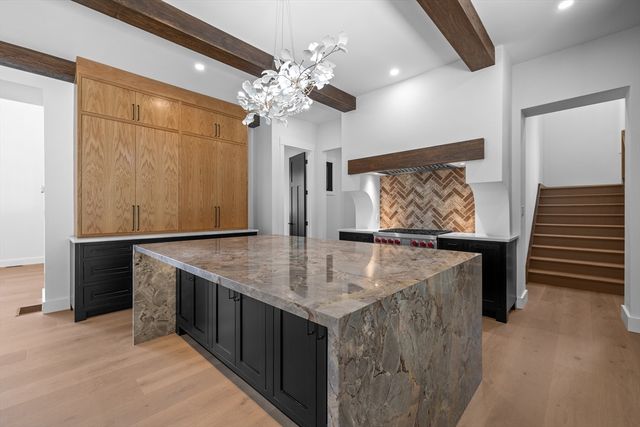 216 Greenwood Rd, Andover, MA 01810