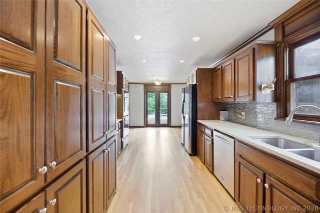 8608 E 106th Street, Tulsa, OK 74133