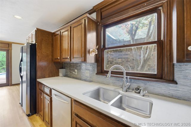 8608 E 106th Street, Tulsa, OK 74133