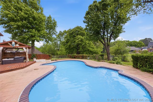 8608 E 106th Street, Tulsa, OK 74133