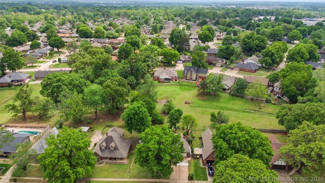 8608 E 106th Street, Tulsa, OK 74133