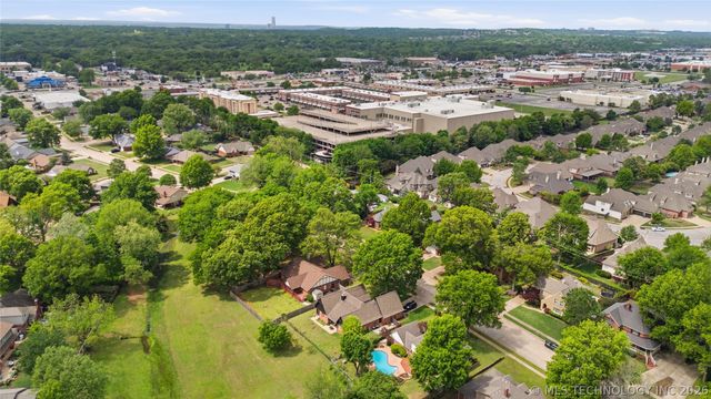 8608 E 106th Street, Tulsa, OK 74133