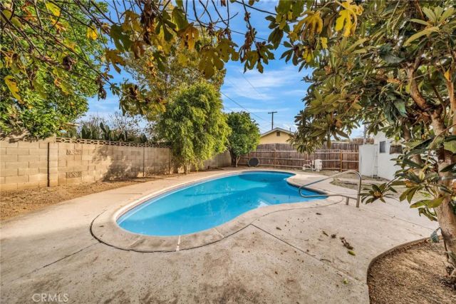 7044 Nestle Avenue, Reseda, CA 91335