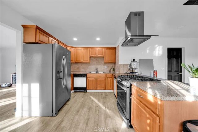 7044 Nestle Avenue, Reseda, CA 91335