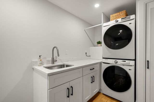 12 Woodward Ave, Gloucester, MA 01930