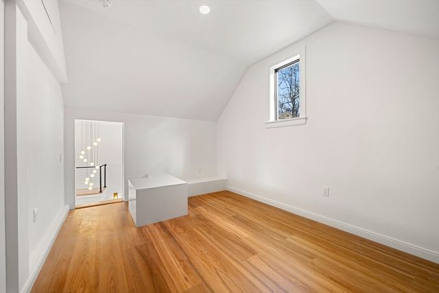 12 Woodward Ave, Gloucester, MA 01930