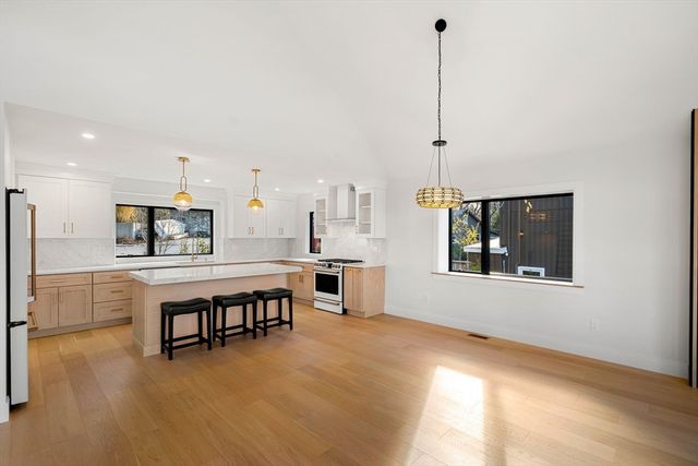 12 Woodward Ave, Gloucester, MA 01930