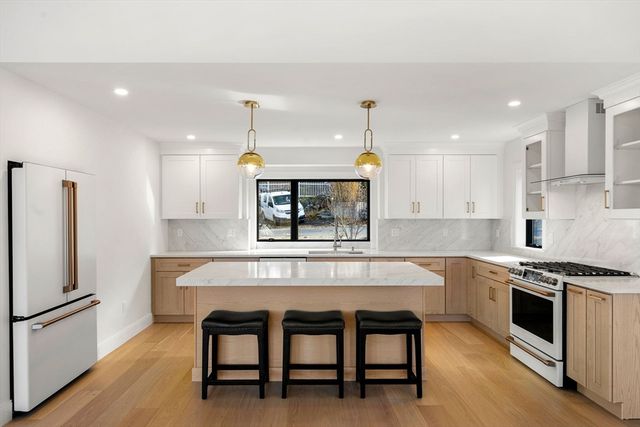 12 Woodward Ave, Gloucester, MA 01930