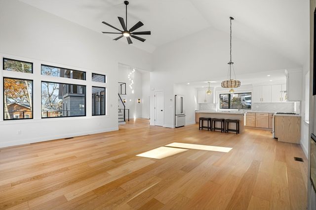 12 Woodward Ave, Gloucester, MA 01930