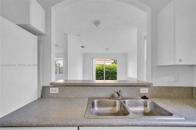 963 NE 42nd Ter 963, Homestead, FL 33033