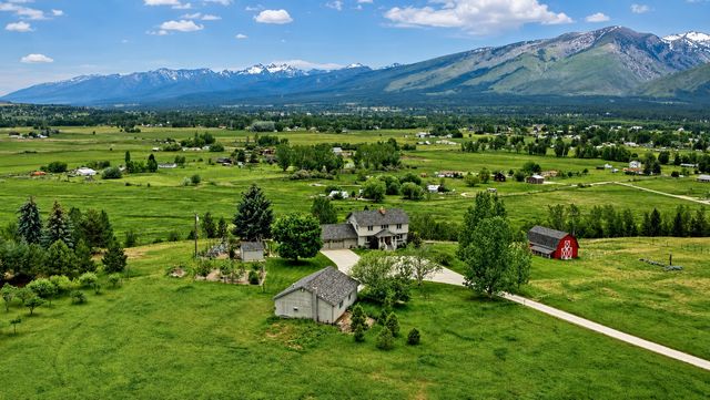 381 Sky West Lane, Hamilton, MT 59840