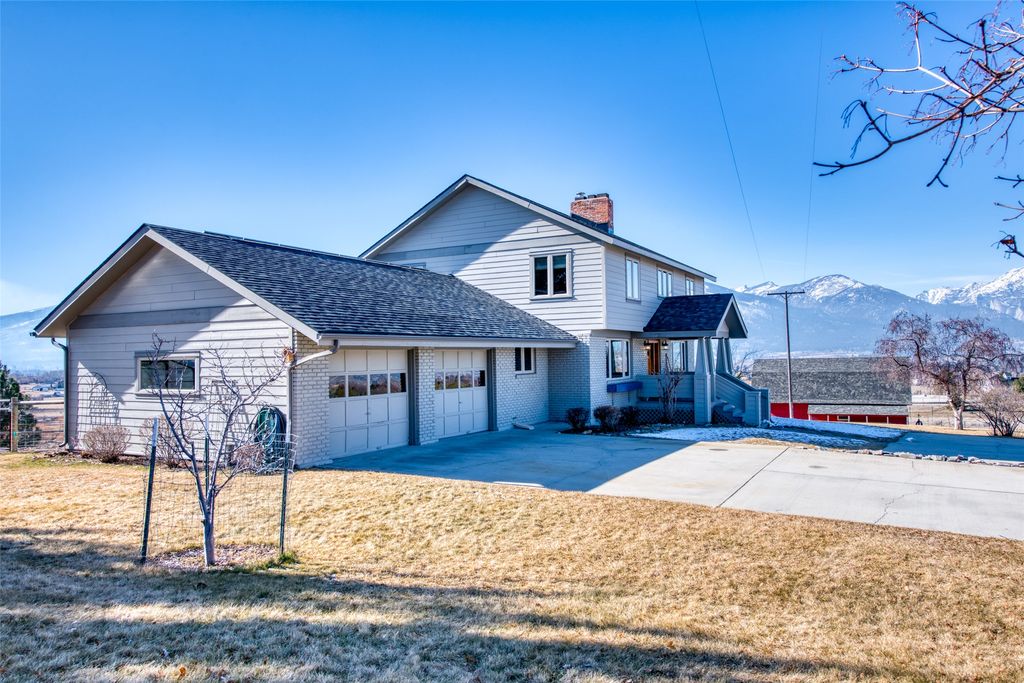 381 Sky West Lane, Hamilton, MT 59840