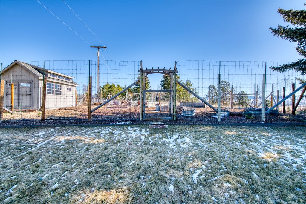 381 Sky West Lane, Hamilton, MT 59840 photo 11