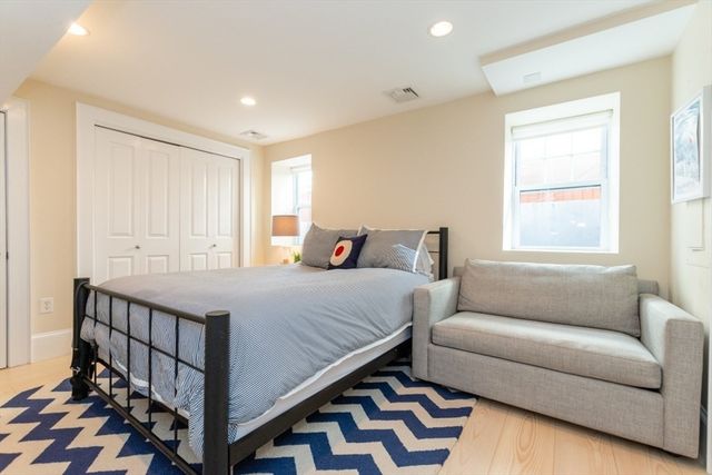 417 Walden St 417, Cambridge, MA 02138