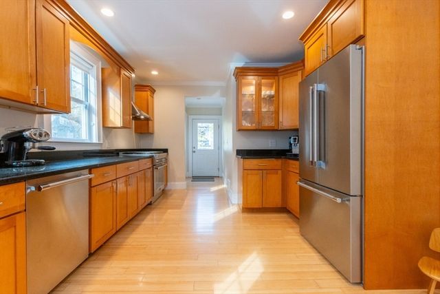 417 Walden St 417, Cambridge, MA 02138