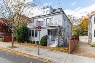 417 Walden St 417, Cambridge, MA 02138