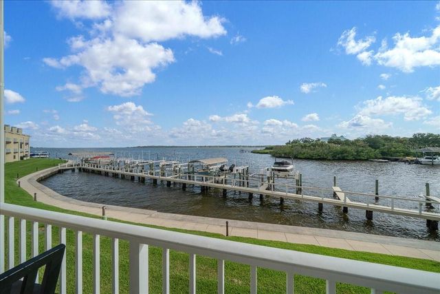 158 BRENT CIRCLE, Oldsmar, FL 34677