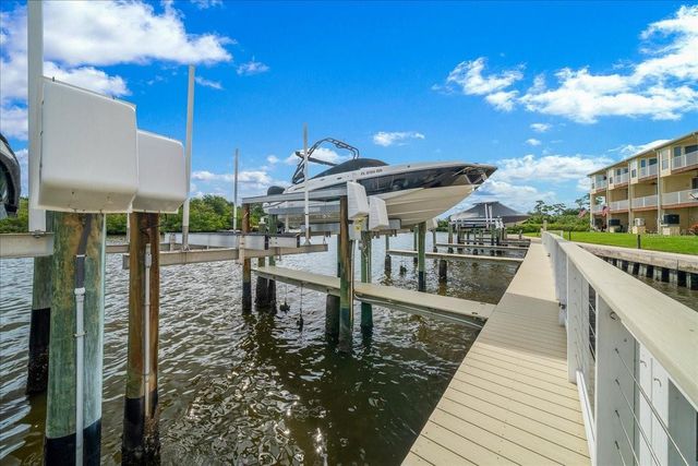 158 BRENT CIRCLE, Oldsmar, FL 34677