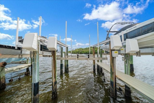 158 BRENT CIRCLE, Oldsmar, FL 34677