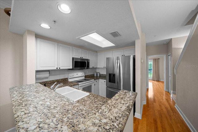 158 BRENT CIRCLE, Oldsmar, FL 34677
