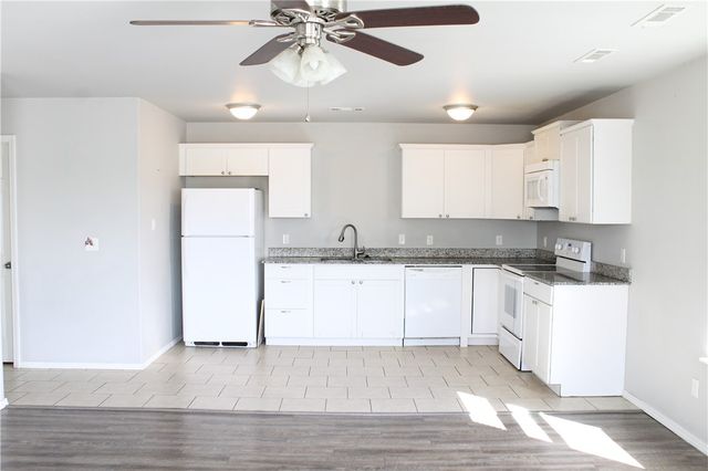 5007 Fieldstone Boulevard 2, Bentonville, AR 72712