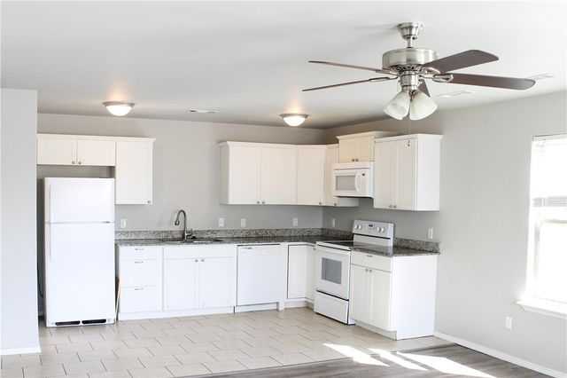 5007 Fieldstone Boulevard 2, Bentonville, AR 72712