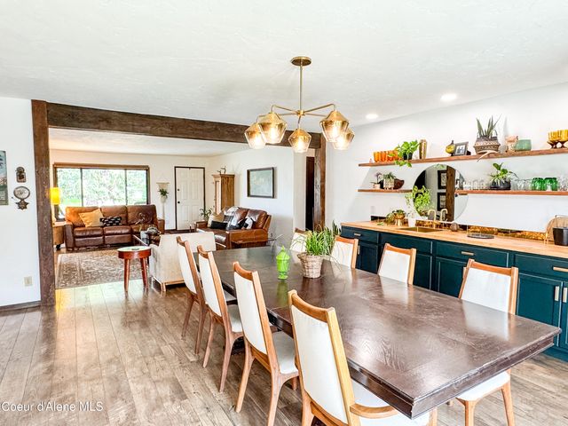 9481 N Chateaux Dr, Hayden, ID 83835