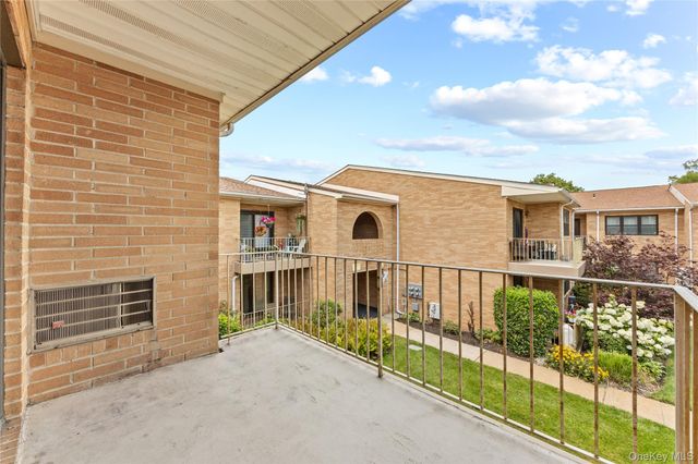 212 Westend Avenue 7-D, Freeport, NY 11520