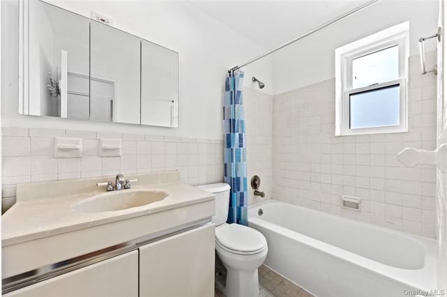212 Westend Avenue 7-D, Freeport, NY 11520