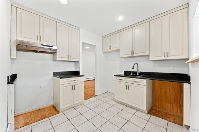 212 Westend Avenue 7-D, Freeport, NY 11520