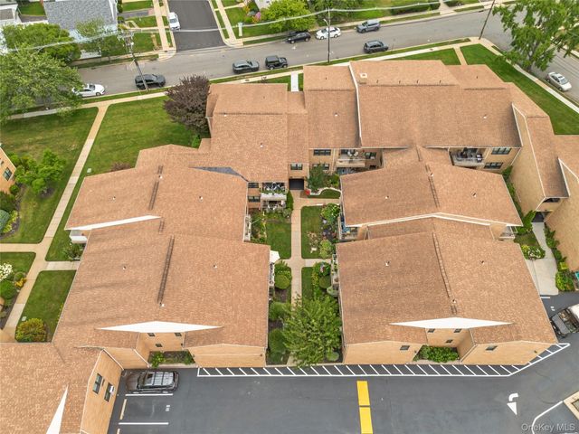 212 Westend Avenue 7-D, Freeport, NY 11520