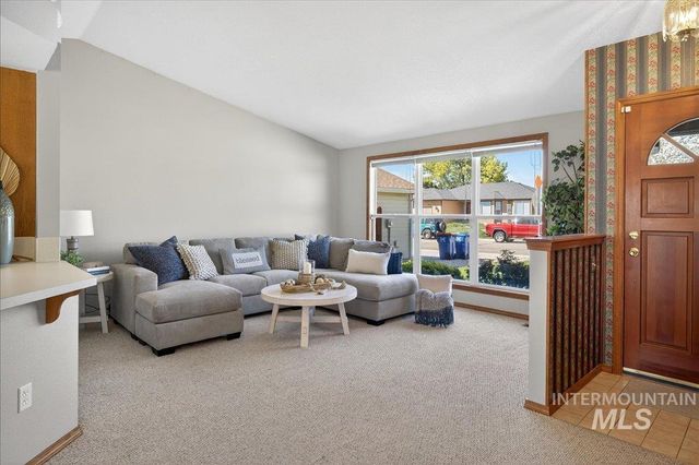 1579 E Falconrim Ct, Eagle, ID 83616