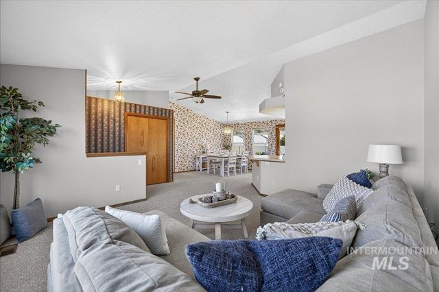 1579 E Falconrim Ct, Eagle, ID 83616