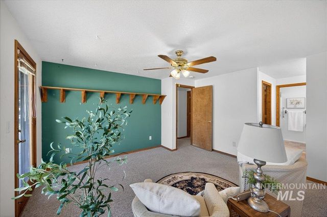 1579 E Falconrim Ct, Eagle, ID 83616