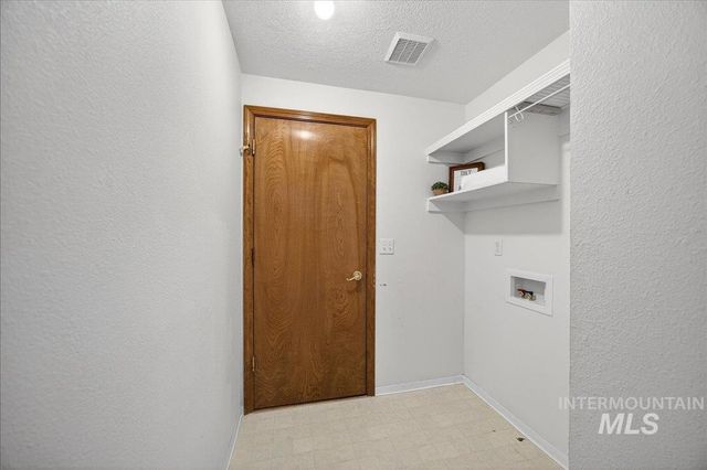 1579 E Falconrim Ct, Eagle, ID 83616