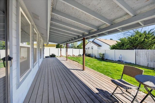 1579 E Falconrim Ct, Eagle, ID 83616