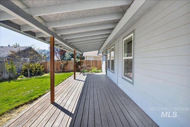 1579 E Falconrim Ct, Eagle, ID 83616